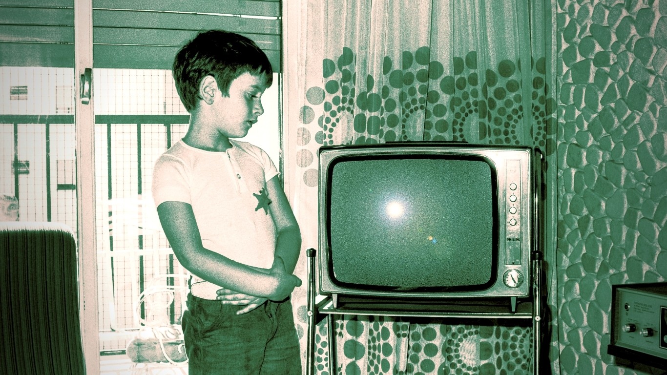Como toda buena historia de miedo que se respete, la fecha de inicio es importante, esta empieza un 2 de noviembre (si,¡ el mismísimo día de los Muertos!) de 1971, el mismo año que se público la novela de EL EXORCISTA y se estrenó en el cine NARANJA MECÁNICA y THE HOUSE THAT DRIPPED BLOOD , ¿coincidencia?, ¿Quién lo sabe?,