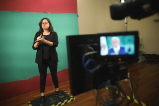 Interpretando a López Obrador en lengua de señas