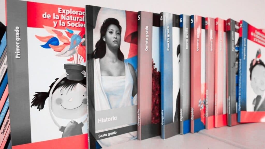 Los libros de texto gratuitos son de suma importancia para la educación.